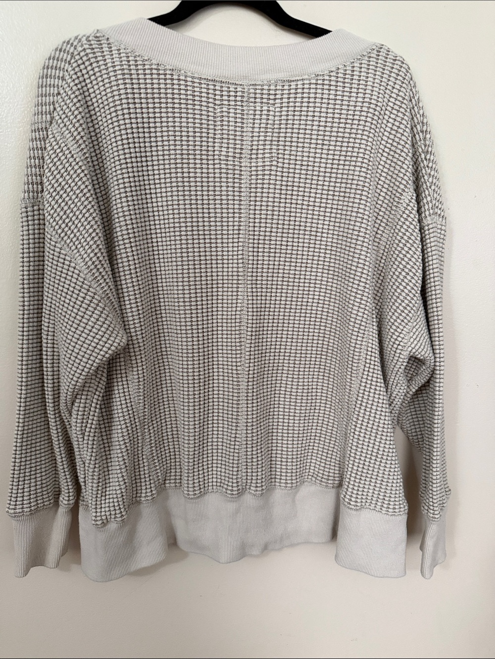 American Eagle Outfitters Light Cream Waffle V-Neck Sweater - Picture 6 of 6